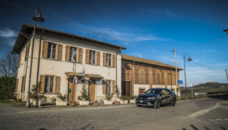 Renault Arkana: prova su strada del SUV Coupé - Foto 11 di 37