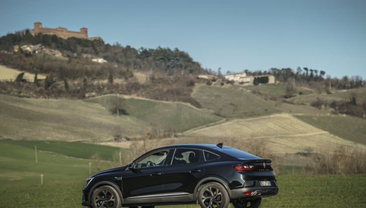 Renault Arkana: prova su strada del SUV Coupé - Foto 21 di 37