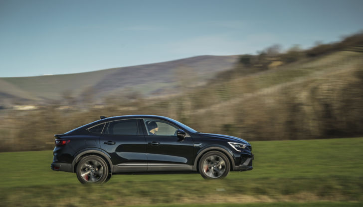 Renault Arkana: prova su strada del SUV Coupé - Foto 22 di 37