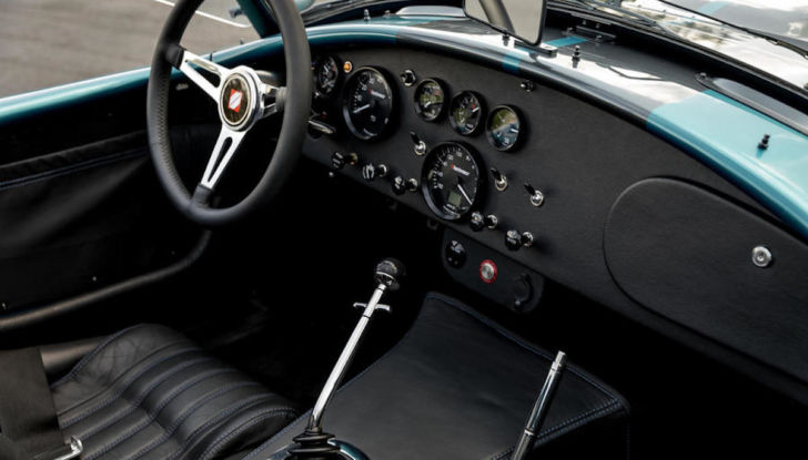 Una Shelby Cobra MKIII R con motore Godzilla - Foto 16 di 17