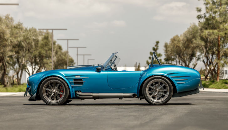 Una Shelby Cobra MKIII R con motore Godzilla - Foto 2 di 17