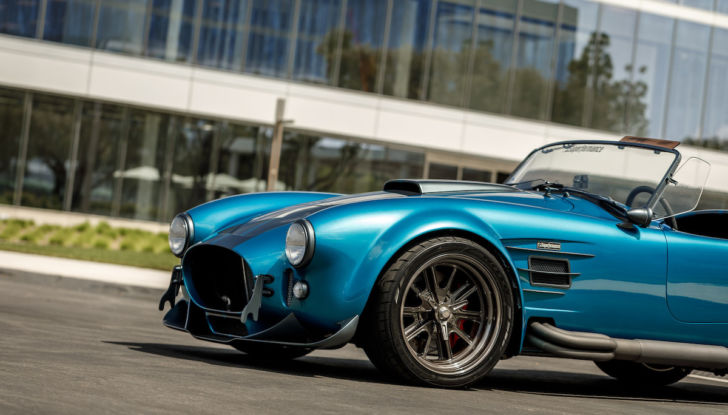 Una Shelby Cobra MKIII R con motore Godzilla - Foto 7 di 17