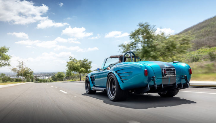 Una Shelby Cobra MKIII R con motore Godzilla - Foto 9 di 17
