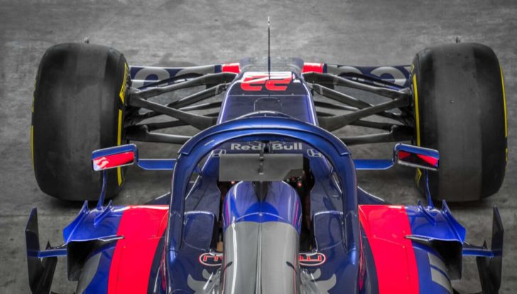 Scuderia Toro Rosso STR14 Albon Gasly