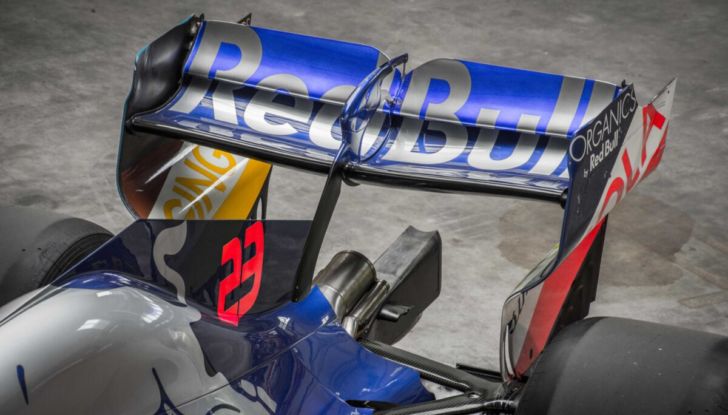 Scuderia Toro Rosso STR14 Albon Gasly