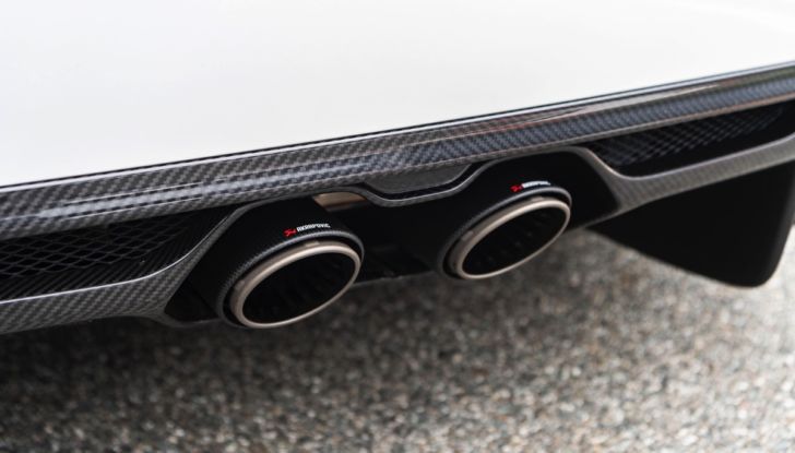 [VIDEO] Prova in pista: Alfa Romeo Giulia GTA e GTAm, la berlina del Biscione oltre ogni limite - Foto 5 di 50