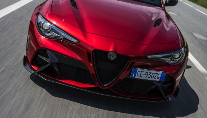 [VIDEO] Prova in pista: Alfa Romeo Giulia GTA e GTAm, la berlina del Biscione oltre ogni limite - Foto 21 di 50