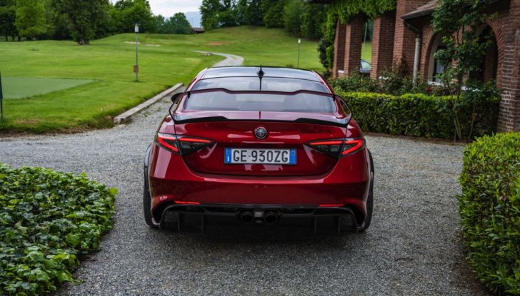 [VIDEO] Prova in pista: Alfa Romeo Giulia GTA e GTAm, la berlina del Biscione oltre ogni limite - Foto 26 di 50