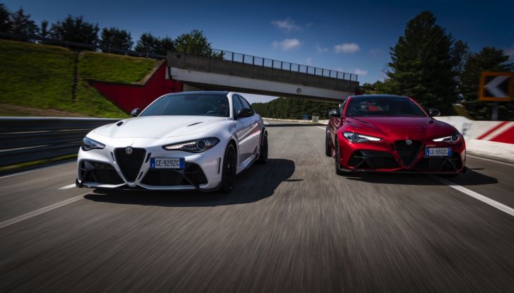 [VIDEO] Prova in pista: Alfa Romeo Giulia GTA e GTAm, la berlina del Biscione oltre ogni limite - Foto 4 di 50