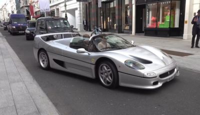 Una Ferrari F50 argento per le strade di Londra