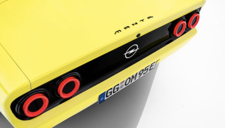 Torna la Opel Manta, ma ora è elettrica - Foto 18 di 18