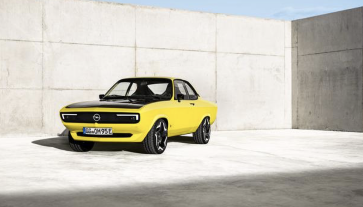 Torna la Opel Manta, ma ora è elettrica - Foto 2 di 18