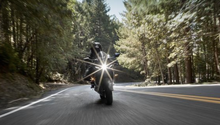 Nuova Yamaha R7: caratteristiche, immagini, motore - Foto 17 di 22