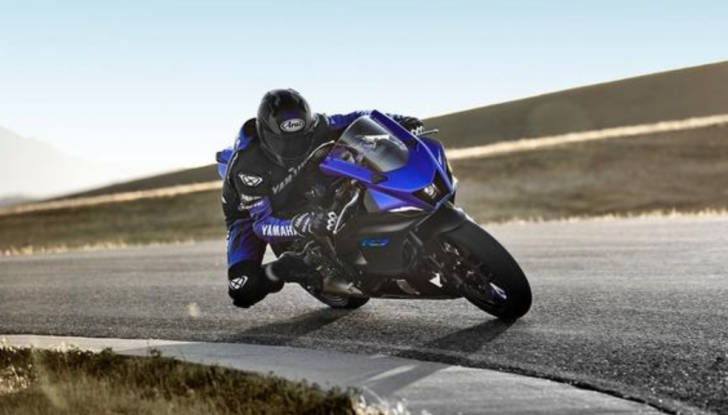 Nuova Yamaha R7: caratteristiche, immagini, motore - Foto 3 di 22