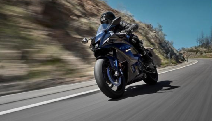 Nuova Yamaha R7: caratteristiche, immagini, motore - Foto 5 di 22