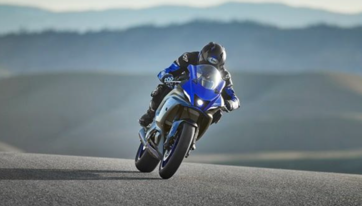 Nuova Yamaha R7: caratteristiche, immagini, motore - Foto 7 di 22