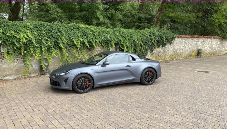 Alpine A110S 2021: prova su strada della “sportivetta” francese - Foto 21 di 21