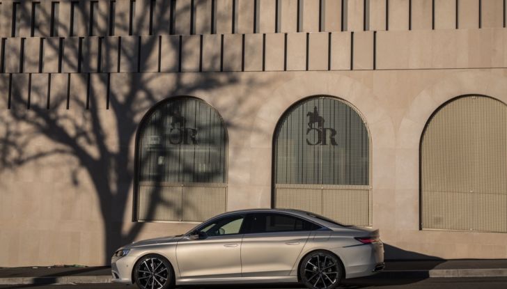 [VIDEO] Prova su strada DS 9 E-Tense, il Plug-In di classe da 225 a 360 cavalli di potenza - Foto 16 di 31