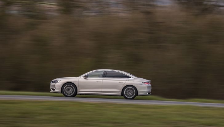 [VIDEO] Prova su strada DS 9 E-Tense, il Plug-In di classe da 225 a 360 cavalli di potenza - Foto 5 di 31
