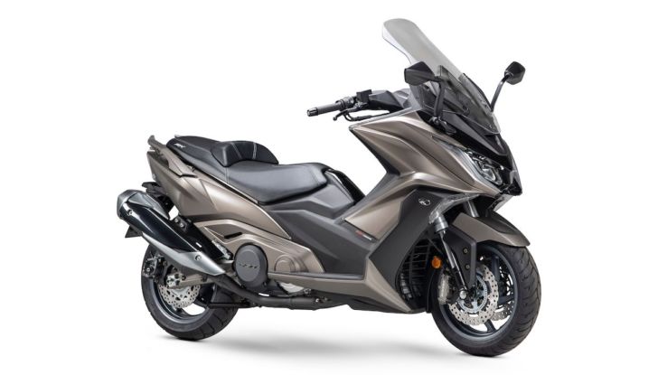 Kymco AK 550 ETS: motore Euro 5 e tante soluzioni pratiche - Foto 19 di 25