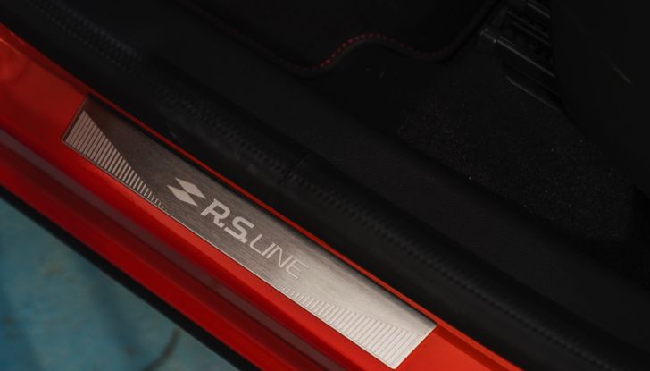 Prova su strada Renault Arkana Full Hybrid, il SUV Coupé ibrido con tre motori [VIDEO] - Foto 18 di 39