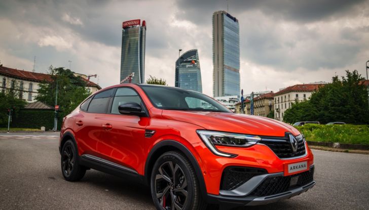 Prova su strada Renault Arkana Full Hybrid, il SUV Coupé ibrido con tre motori [VIDEO] - Foto 29 di 39