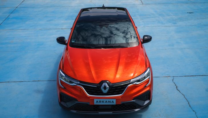Prova su strada Renault Arkana Full Hybrid, il SUV Coupé ibrido con tre motori [VIDEO] - Foto 6 di 39