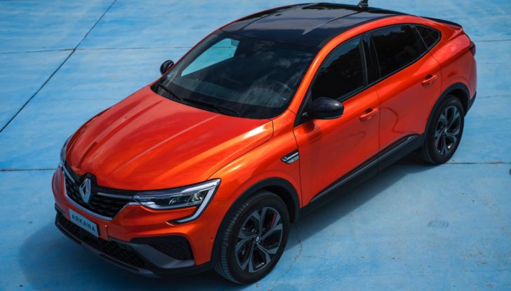 Prova su strada Renault Arkana Full Hybrid, il SUV Coupé ibrido con tre motori [VIDEO] - Foto 7 di 39