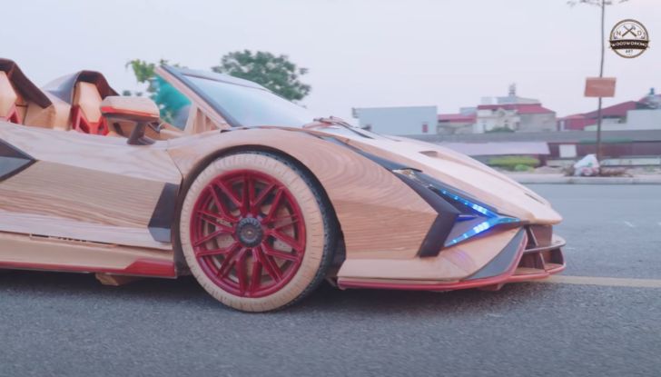 Lamborghini Sian modellino elettrico legno