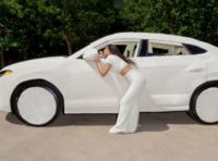 Lamborghini Urus: quella di Kim Kardashian è diventata un peluche!