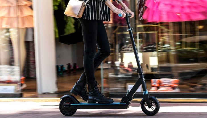 Lancia Ypsilon e-scooter