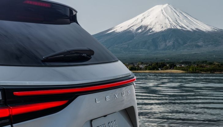Lexus NX 2022 teaser