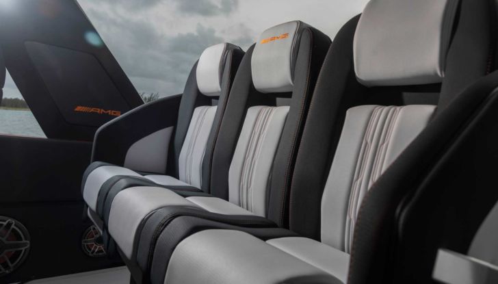 Mercedes AMG Cigarette Nighthawk motoscafo