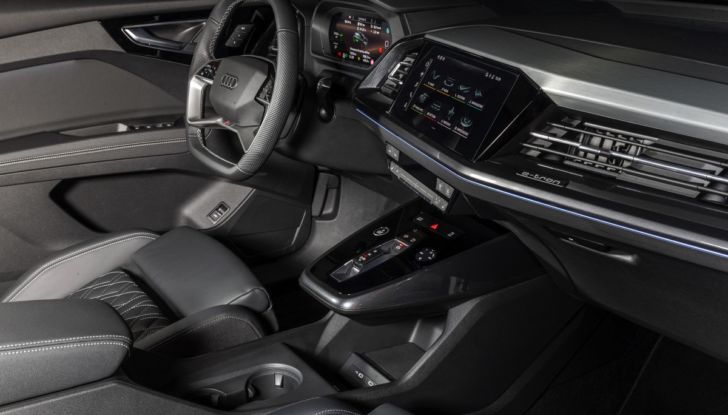 Prova su strada Audi Q4 E-Tron 50, ecco come va il SUV elettrico dei Quattro Anelli da 45.700 euro [VIDEO] - Foto 13 di 58