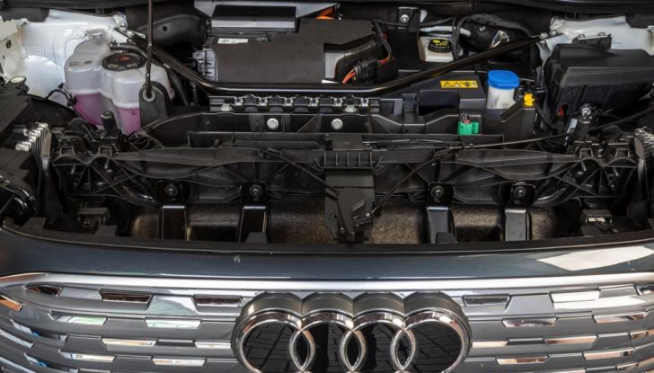Prova su strada Audi Q4 E-Tron 50, ecco come va il SUV elettrico dei Quattro Anelli da 45.700 euro [VIDEO] - Foto 16 di 58