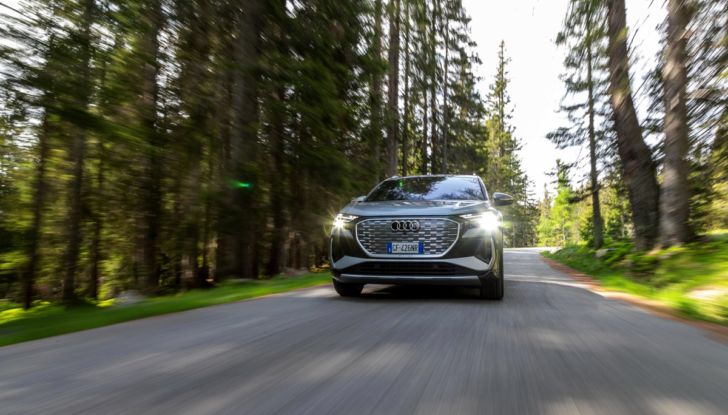 Prova su strada Audi Q4 E-Tron 50, ecco come va il SUV elettrico dei Quattro Anelli da 45.700 euro [VIDEO] - Foto 44 di 58