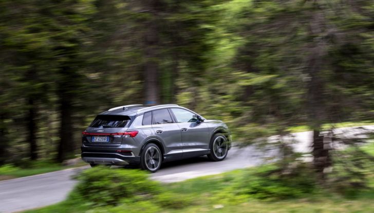 Prova su strada Audi Q4 E-Tron 50, ecco come va il SUV elettrico dei Quattro Anelli da 45.700 euro [VIDEO] - Foto 52 di 58
