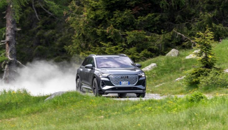 Prova su strada Audi Q4 E-Tron 50, ecco come va il SUV elettrico dei Quattro Anelli da 45.700 euro [VIDEO] - Foto 58 di 58