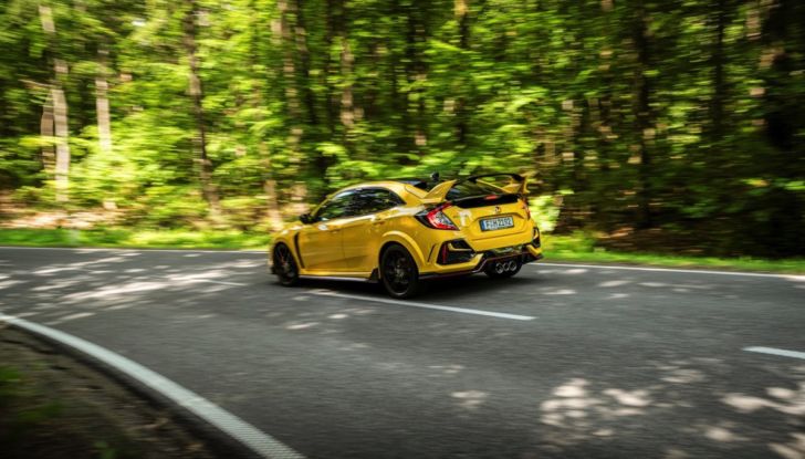 [VIDEO] Prova in pista Honda Civic Type R Limited Edition: un’arma da track day - Foto 10 di 18