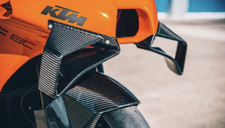KTM RC 8C, una moto da record anche in fatto di vendite - Foto 2 di 10