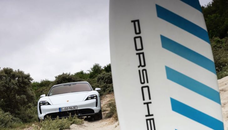 [VIDEO] Prova Porsche Taycan Cross Turismo: dalla pista al fuoristrada con 760 CV - Foto 2 di 37