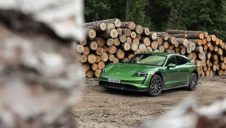 [VIDEO] Prova Porsche Taycan Cross Turismo: dalla pista al fuoristrada con 760 CV - Foto 26 di 37
