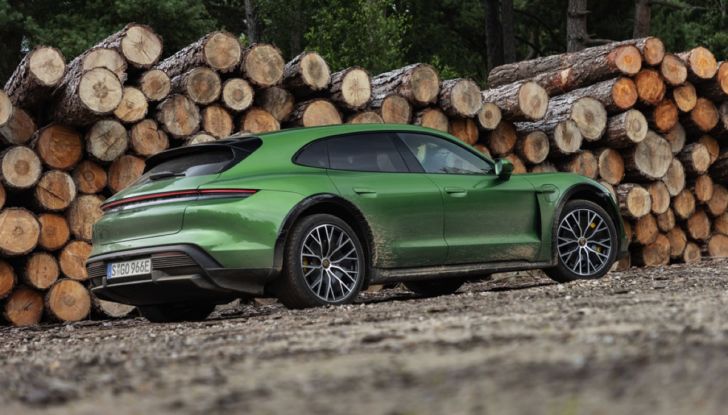 [VIDEO] Prova Porsche Taycan Cross Turismo: dalla pista al fuoristrada con 760 CV - Foto 28 di 37