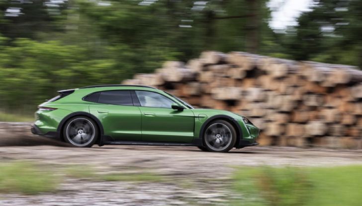 [VIDEO] Prova Porsche Taycan Cross Turismo: dalla pista al fuoristrada con 760 CV - Foto 35 di 37