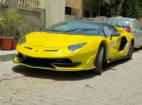 Honda Civic: un esemplare giallo si spaccia per una Lamborghini Aventador