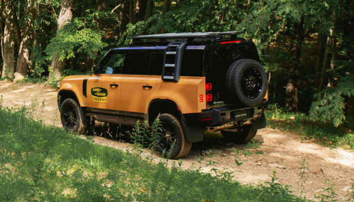 Land Rover: arriva la Defender Trophy Edition - Foto 6 di 8