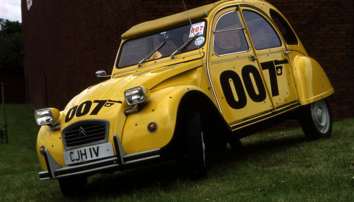 La Citroën 2CV di James Bond festeggia il suo 40° anniversario - Foto 1 di 8
