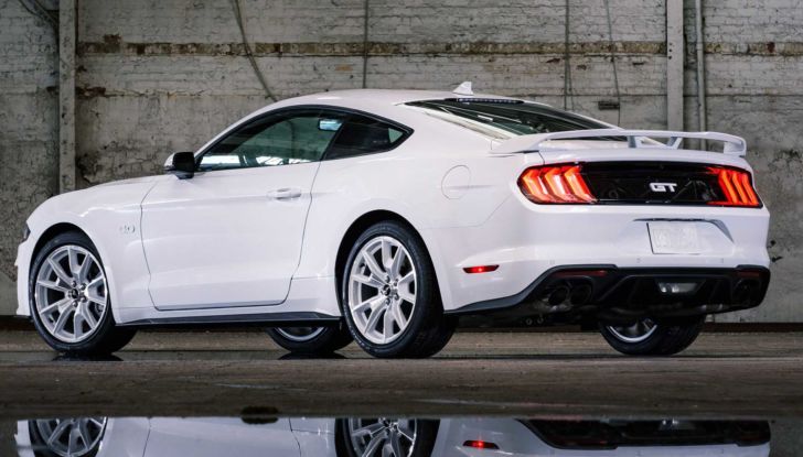 Ford Mustang Ice White Edition