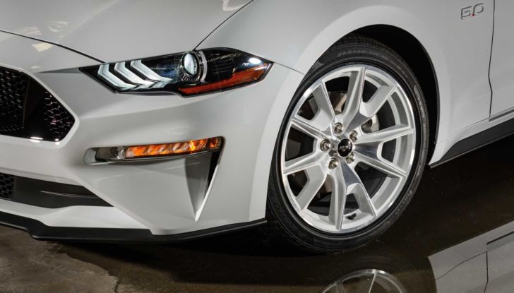 Ford Mustang Ice White Edition