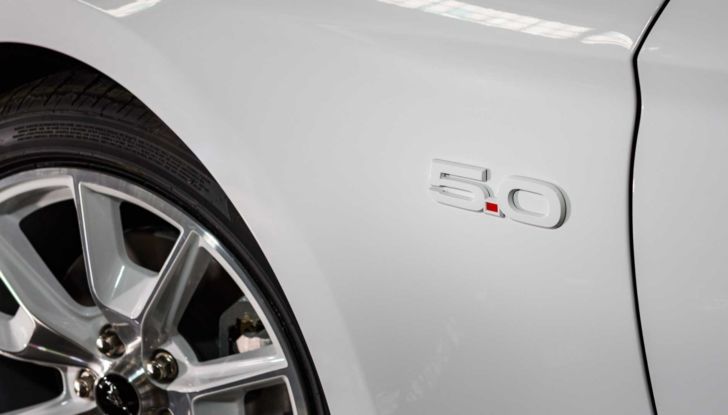 Ford Mustang Ice White Edition